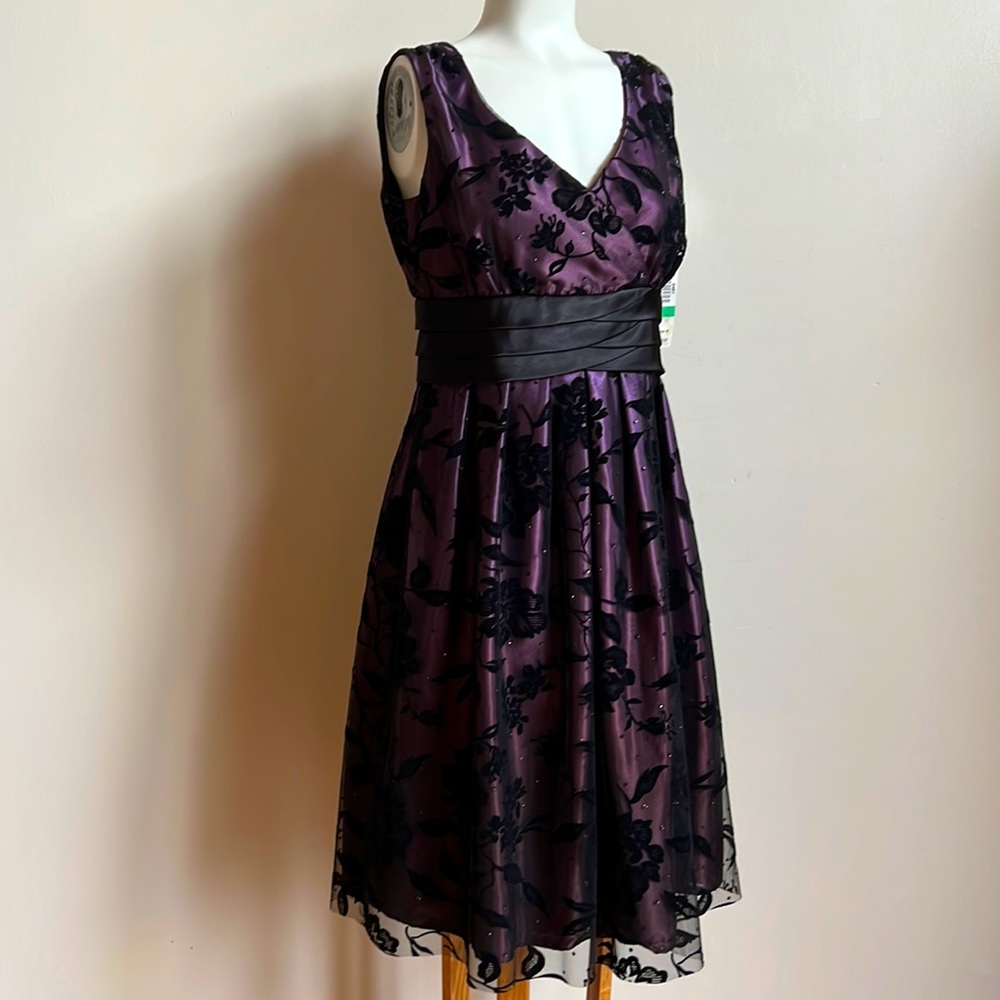 R&M Richards Formal/ Semiformal dress in plum and black with lace overlay size 8